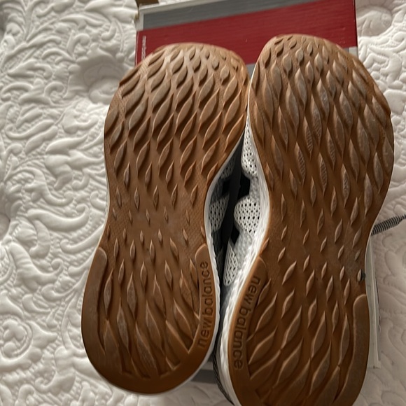 Comfortable NB, with box and tissue in toe of shoe! Still a lot of wear left! - Picture 5 of 5